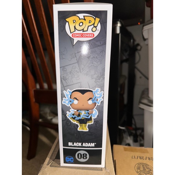 Funko Pop! Black Adam (Glow In The Dark) - Picture 7 of 9